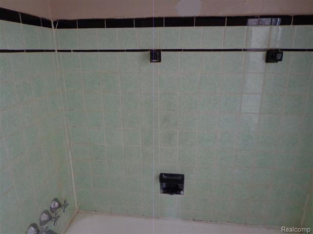 10046 Balfour Road Detroit, MI 48224 - Photo 13 of 15 DSC00679 (Small).jpg