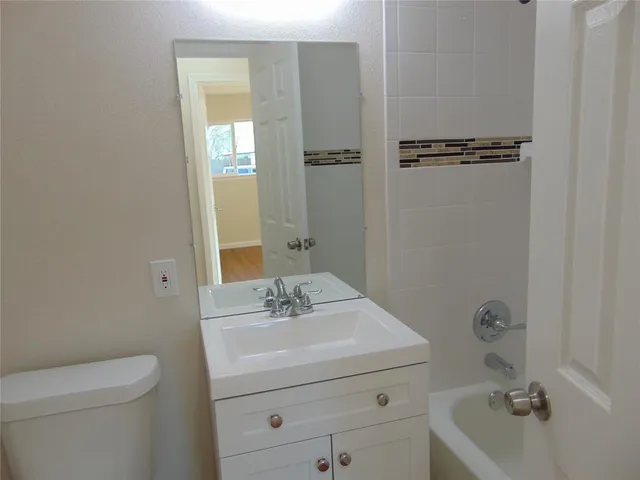 $185,000 | 216 Wilmer Heights Drive, Wilmer, TX 75172