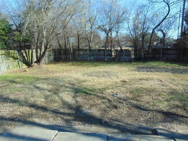 $185,000 | 216 Wilmer Heights Drive, Wilmer, TX 75172
