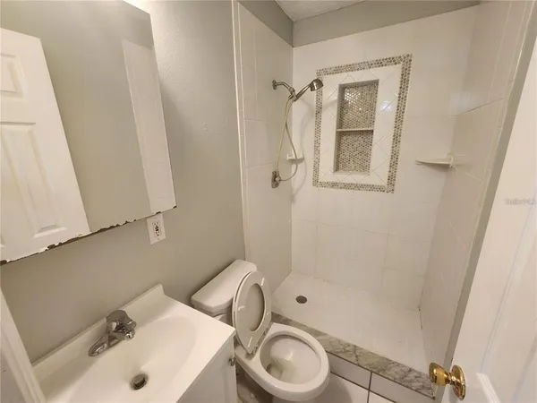 $2,750 | 109 21st Street Northeast, Bradenton, FL 34208