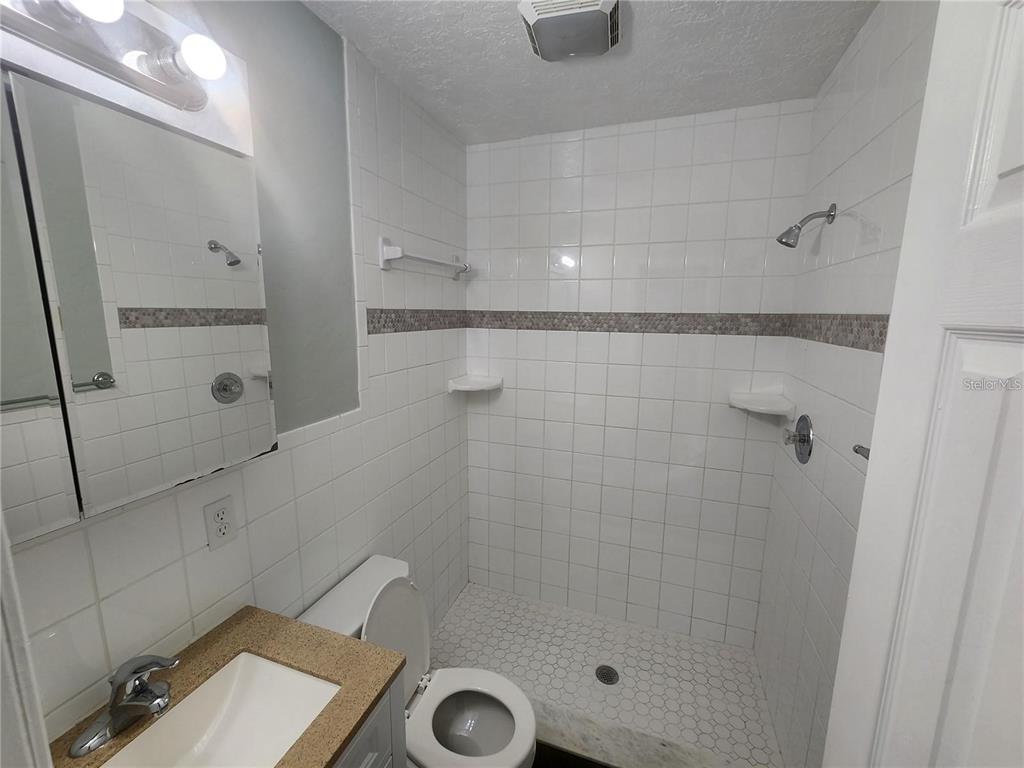 109 21st Street Northeast Bradenton, FL 34208 - Photo 5 of 14