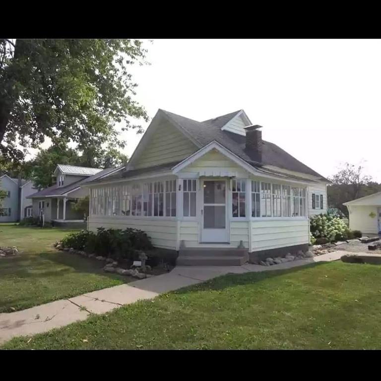 26 Main Street Rosedale, IN 47874 - Photo 2 of 17