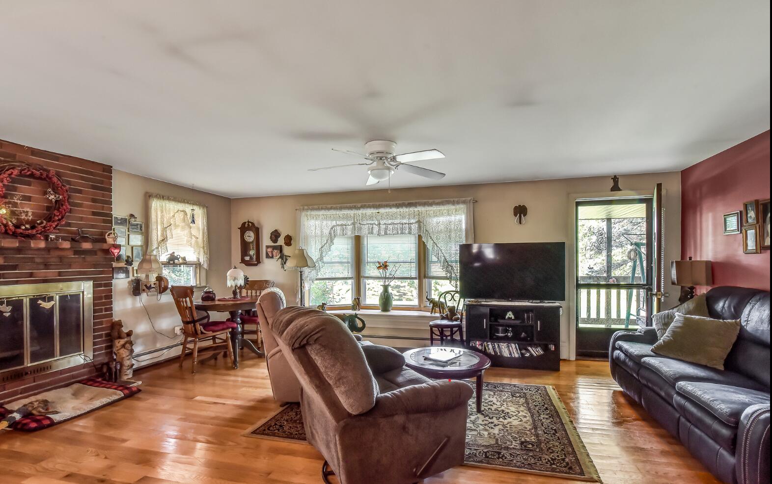 359 Augusta Road Topsham, ME 04086 - Photo 7 of 24 Living room