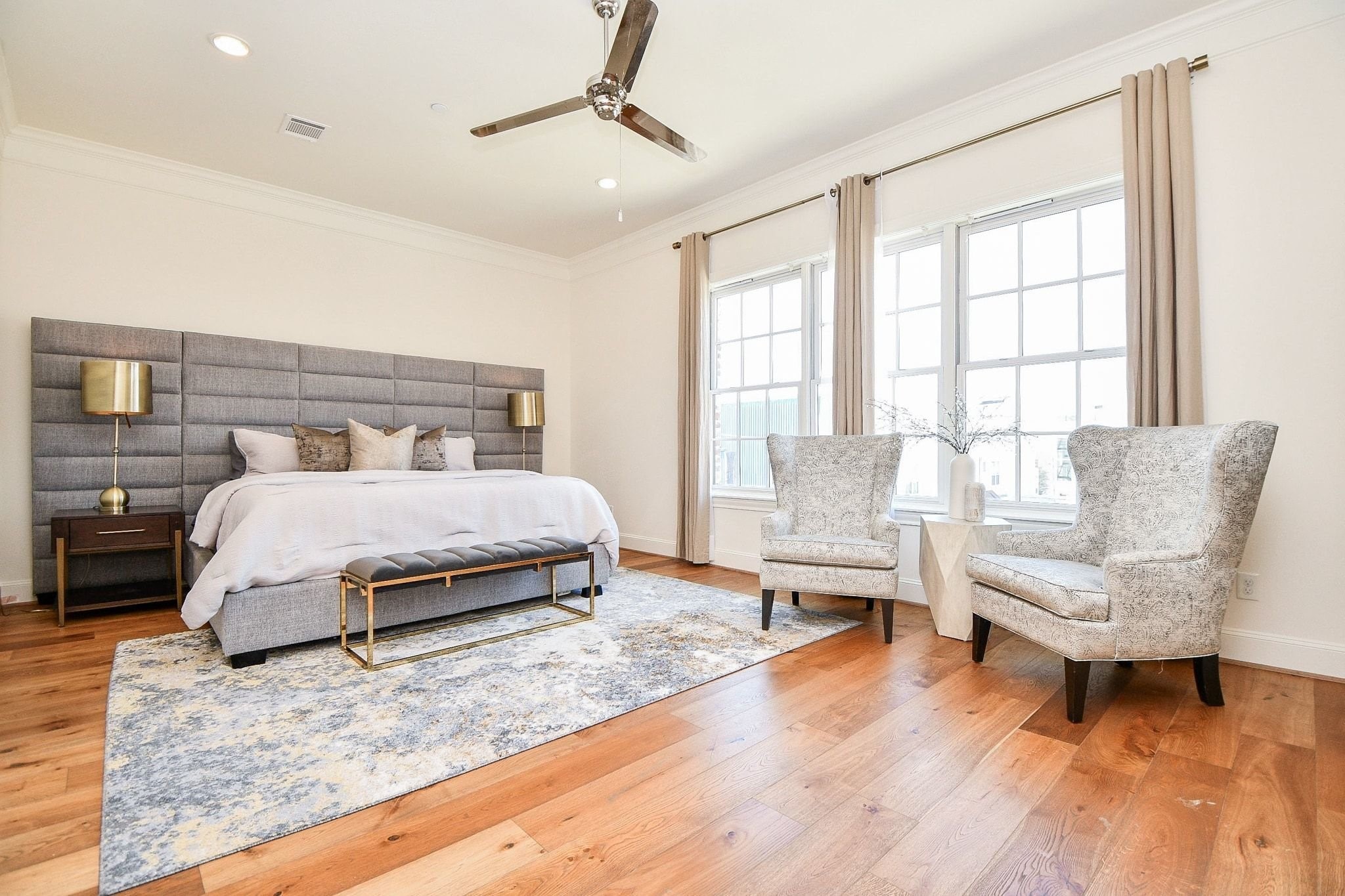 5 Robita Street Houston, TX 77019 - Photo 16 of 27 Enormous Primary Bedroom