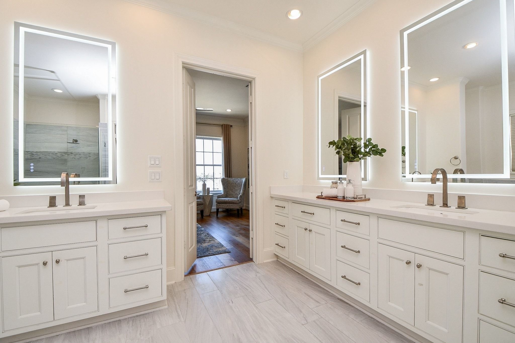 5 Robita Street Houston, TX 77019 - Photo 19 of 27 Primary Bathroom