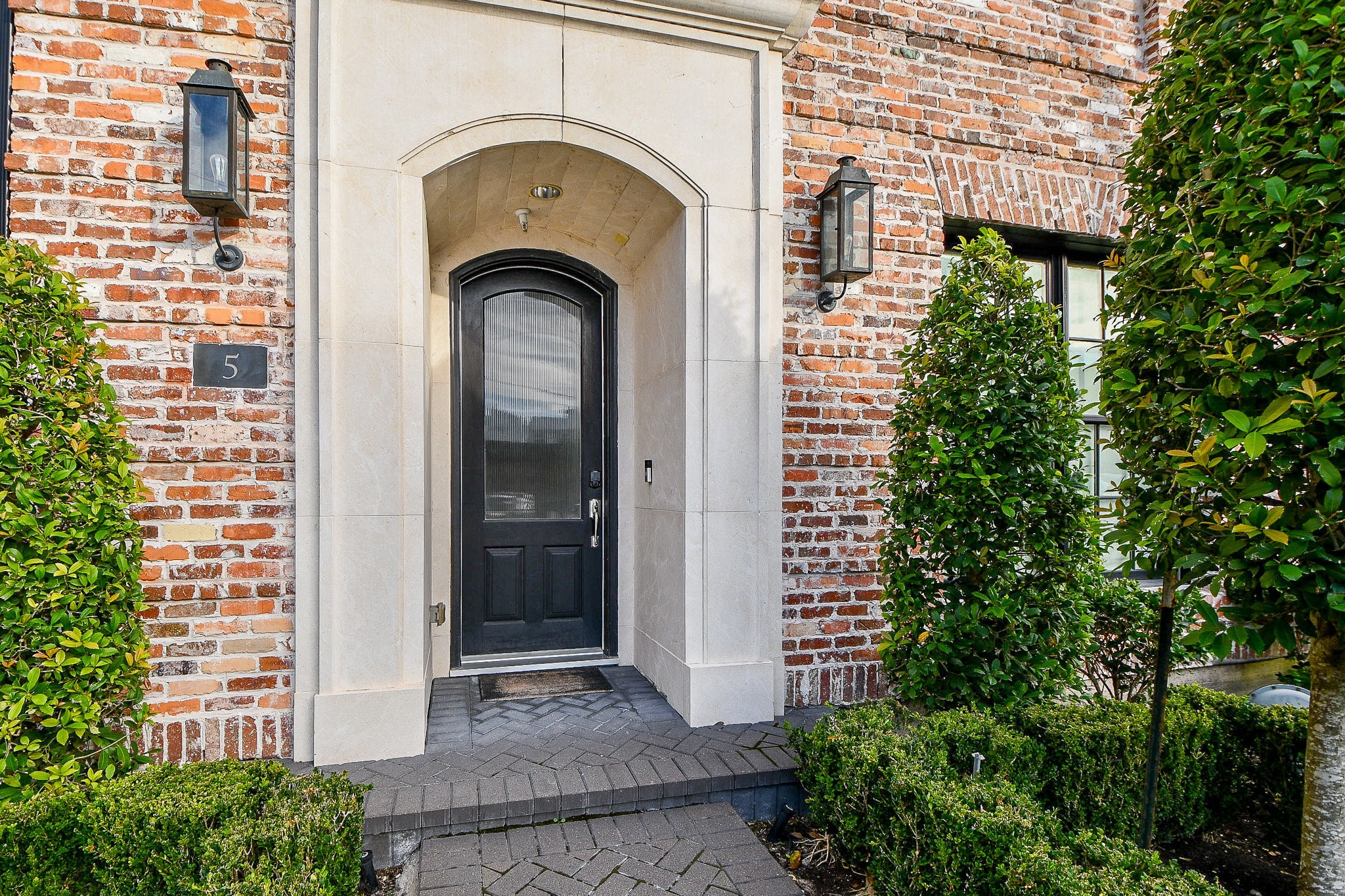 5 Robita Street Houston, TX 77019 - Photo 2 of 27 Welcome to your Dream Corner-Unit Home!