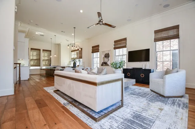 $795,000 | 5 Robita Street, Houston, TX 77019
