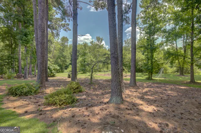 $575,000 | 425 Lake Forest Drive, Newnan, GA 30265