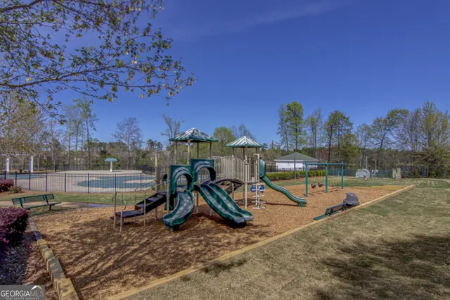 $575,000 | 425 Lake Forest Drive, Newnan, GA 30265