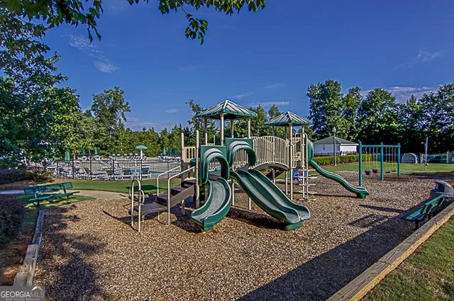 $575,000 | 425 Lake Forest Drive, Newnan, GA 30265