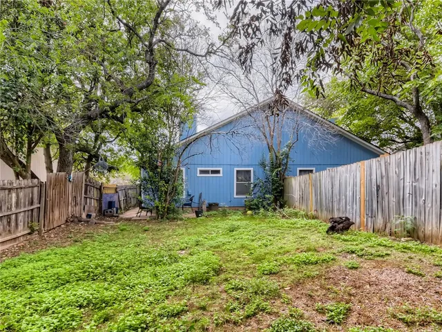 $1,700 | 529 Cutty Trail, Unit B, Lakeway, TX 78734