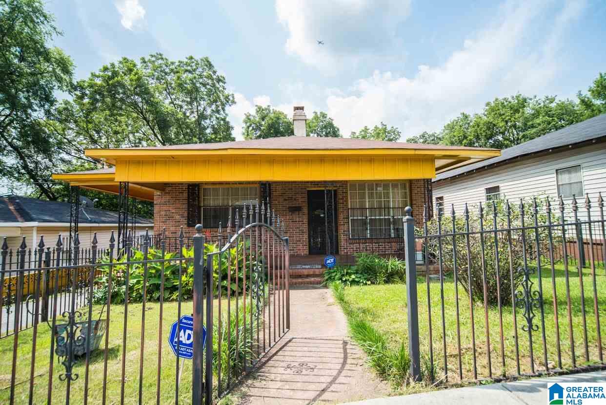 105 59th Street Fairfield, AL 35064 - Photo 2 of 4