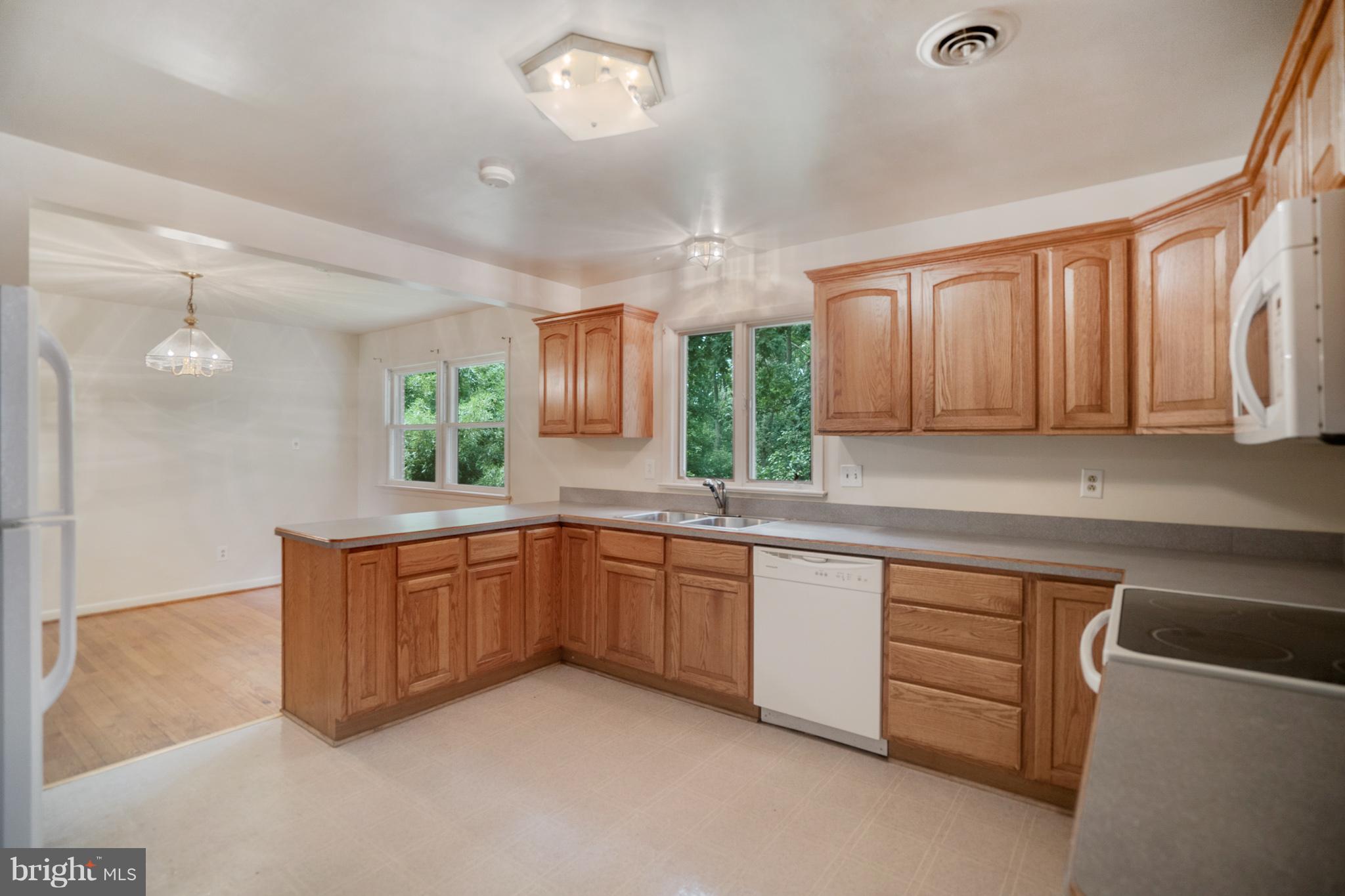 6146 Ridge Road Mount Airy, MD 21771 - Photo 11 of 29 Kitchen