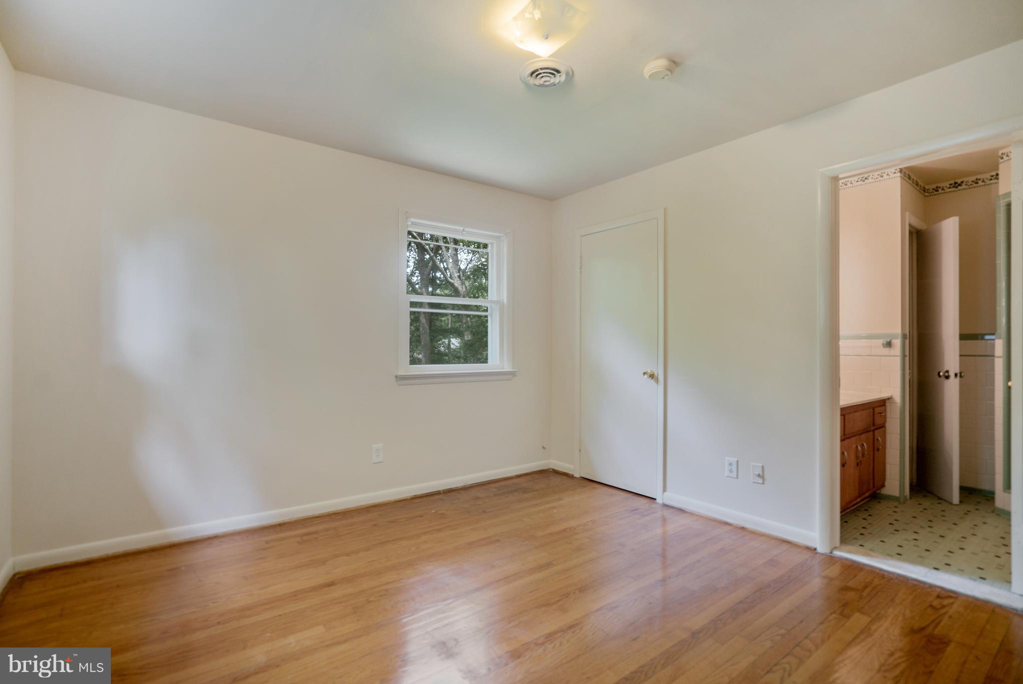 6146 Ridge Road Mount Airy, MD 21771 - Photo 22 of 29 Bath (Master)