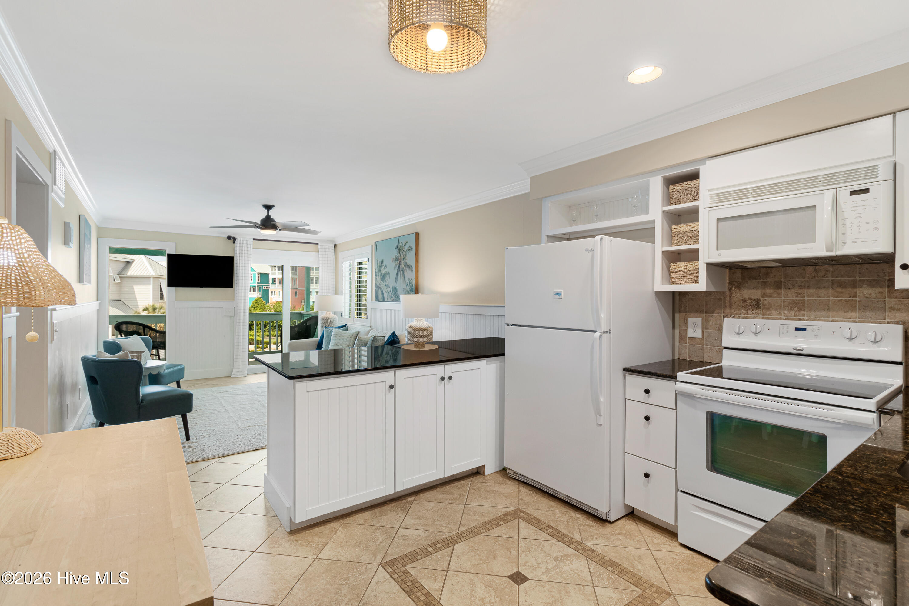 301 Commerce Way, Unit 255 SEA SPRAY Atlantic Beach, NC 28512 - Photo 4 of 33 Kitchen