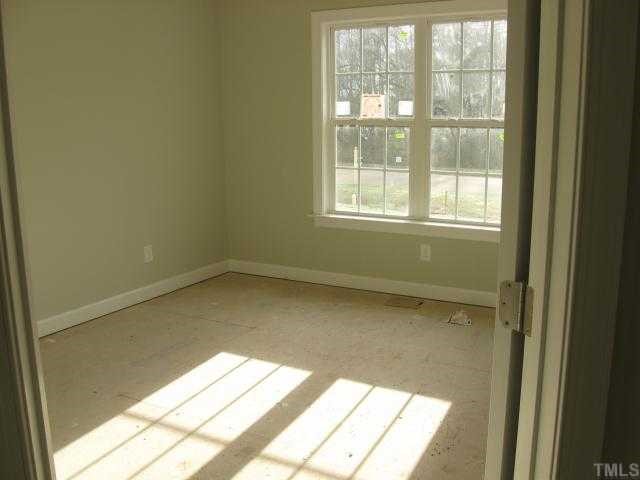 266 West Waycliff Road Henderson, NC 27537 - Photo 10 of 12 Gallery Image 10