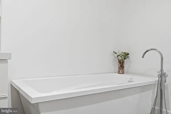 $610,000 | 1512 F Street Northeast, Unit 2, Washington, DC 20002
