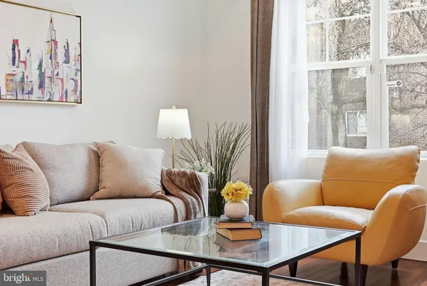 $610,000 | 1512 F Street Northeast, Unit 2, Washington, DC 20002