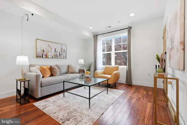 $610,000 | 1512 F Street Northeast, Unit 2, Washington, DC 20002