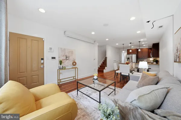 $610,000 | 1512 F Street Northeast, Unit 2, Washington, DC 20002
