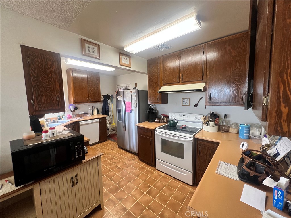 4828 Wren Road Joshua Tree, CA 92252 - Photo 8 of 36 Gallery Image 8
