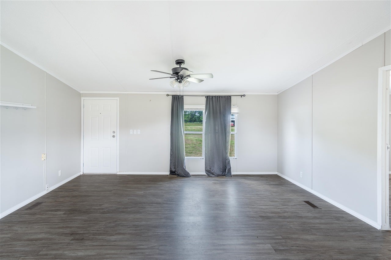 2210 Sulphur Road Smiths Grove, KY 42171 - Photo 9 of 25 Gallery Image 9