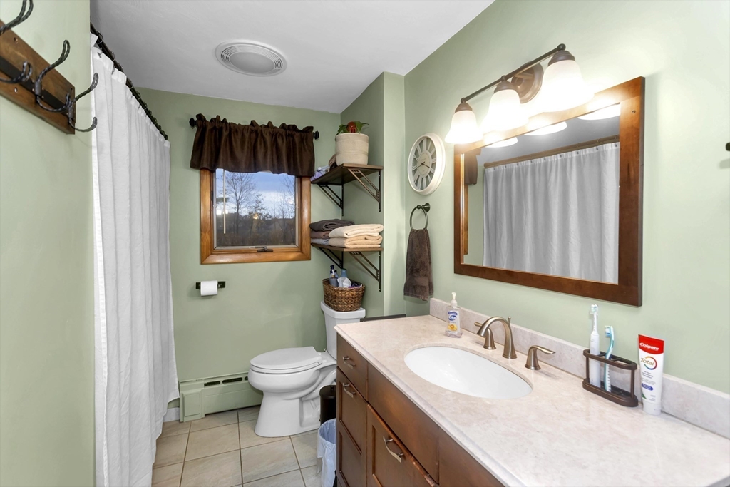 166 Montgomery Road Westfield, MA 01085 - Photo 11 of 21