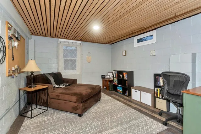 $350,000 | 166 Montgomery Road, Westfield, MA 01085