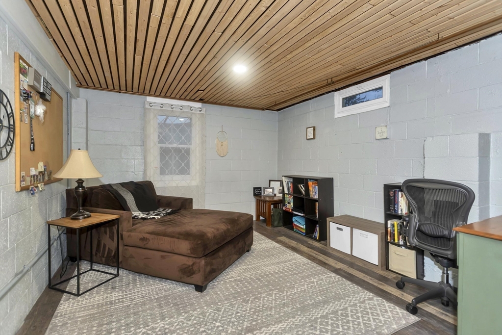 166 Montgomery Road Westfield, MA 01085 - Photo 17 of 21