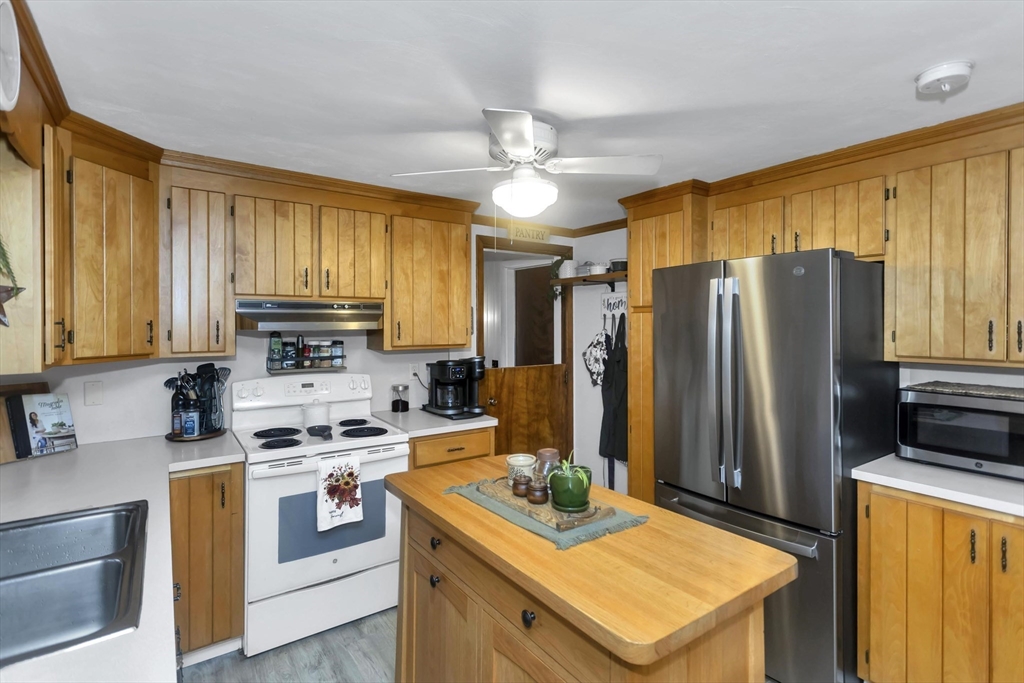 166 Montgomery Road Westfield, MA 01085 - Photo 7 of 21