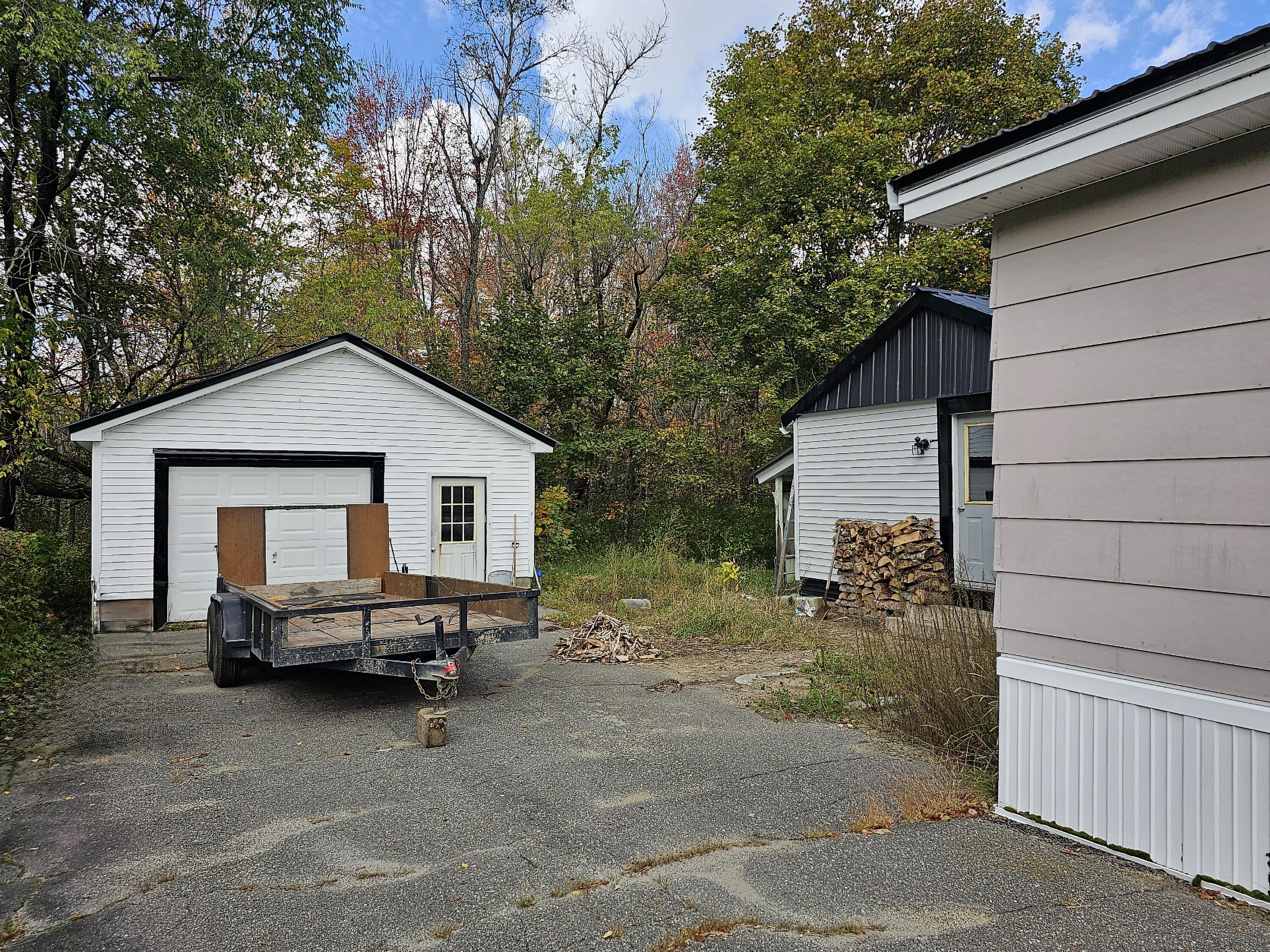 86 Bates Street Millinocket, ME 04462 - Photo 4 of 26 20231009_120413(0)