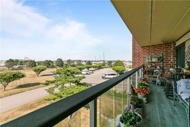 $2,500 | 1204 Capella South, Newport, RI 02840