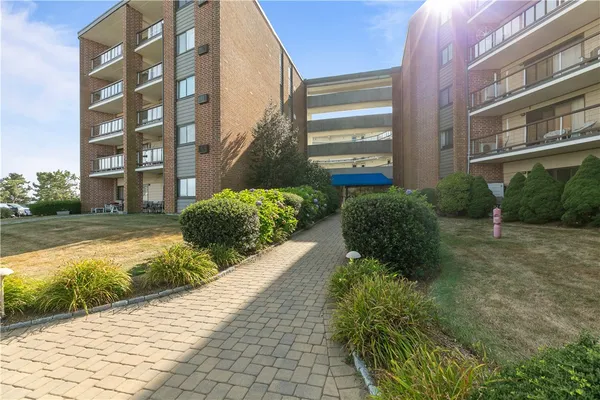 $2,500 | 1204 Capella South, Newport, RI 02840