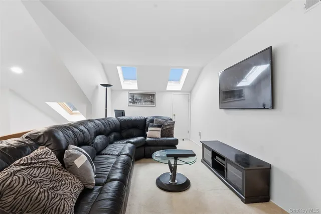 $649,999 | 8 Hudson Watch Drive, Ossining, NY 10562