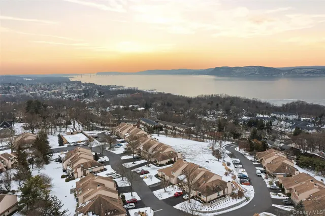 $649,999 | 8 Hudson Watch Drive, Ossining, NY 10562