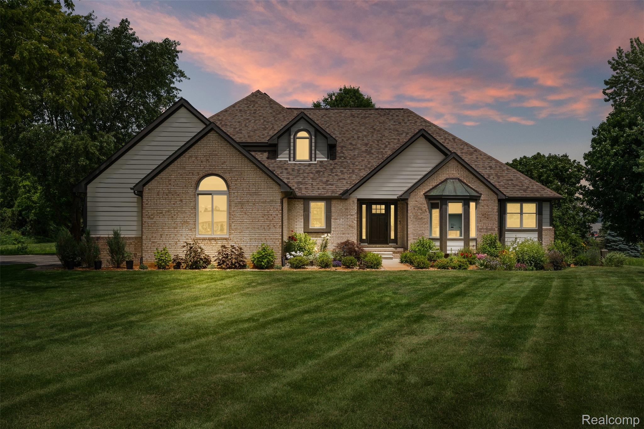 55550 Lee Road New Hudson, MI 48165 - Photo 1 of 87 1_55550 lee rd_001_dte.jpg