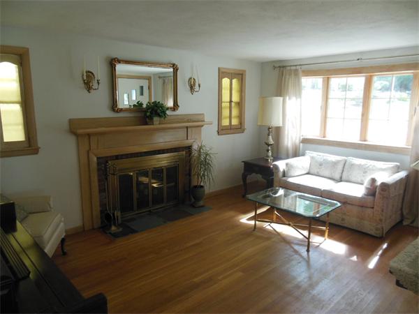 21 Bellflower Street Lexington, MA 02421 - Photo 2 of 8