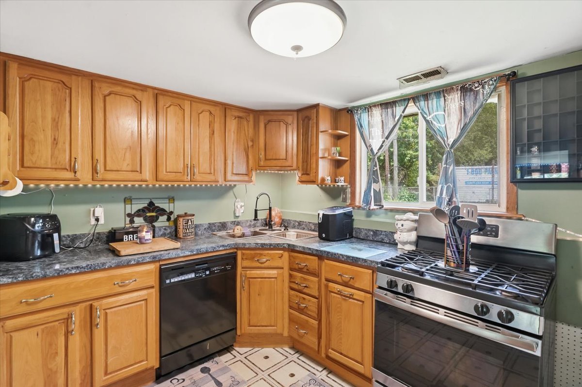 28616 West Benjamin Avenue Spring Grove, IL 60081 - Photo 9 of 22