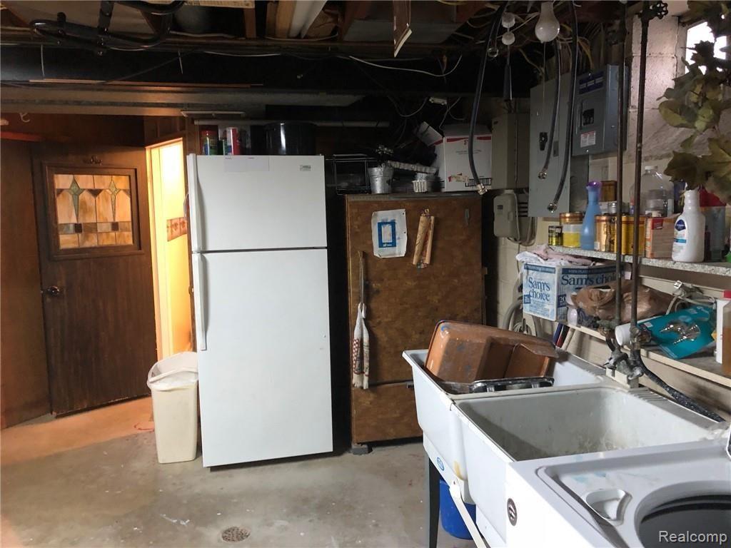 7333 Harding Street Taylor, MI 48180 - Photo 23 of 34 IMG_0017.jpg