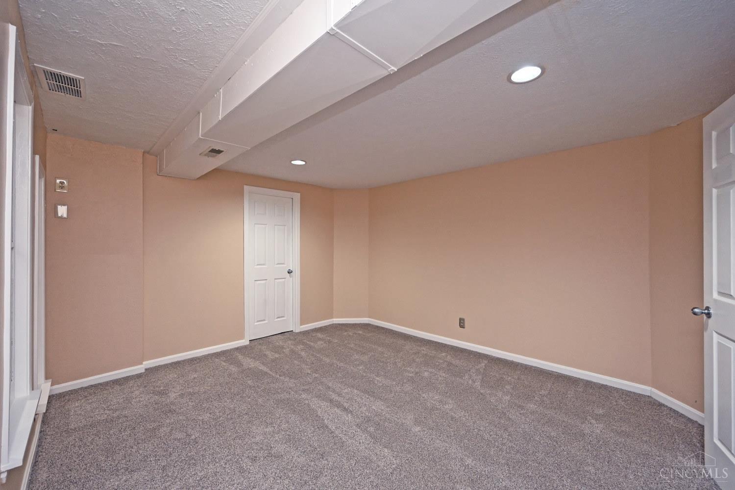 590 Rentz Place Cincinnati, OH 45238 - Photo 14 of 38