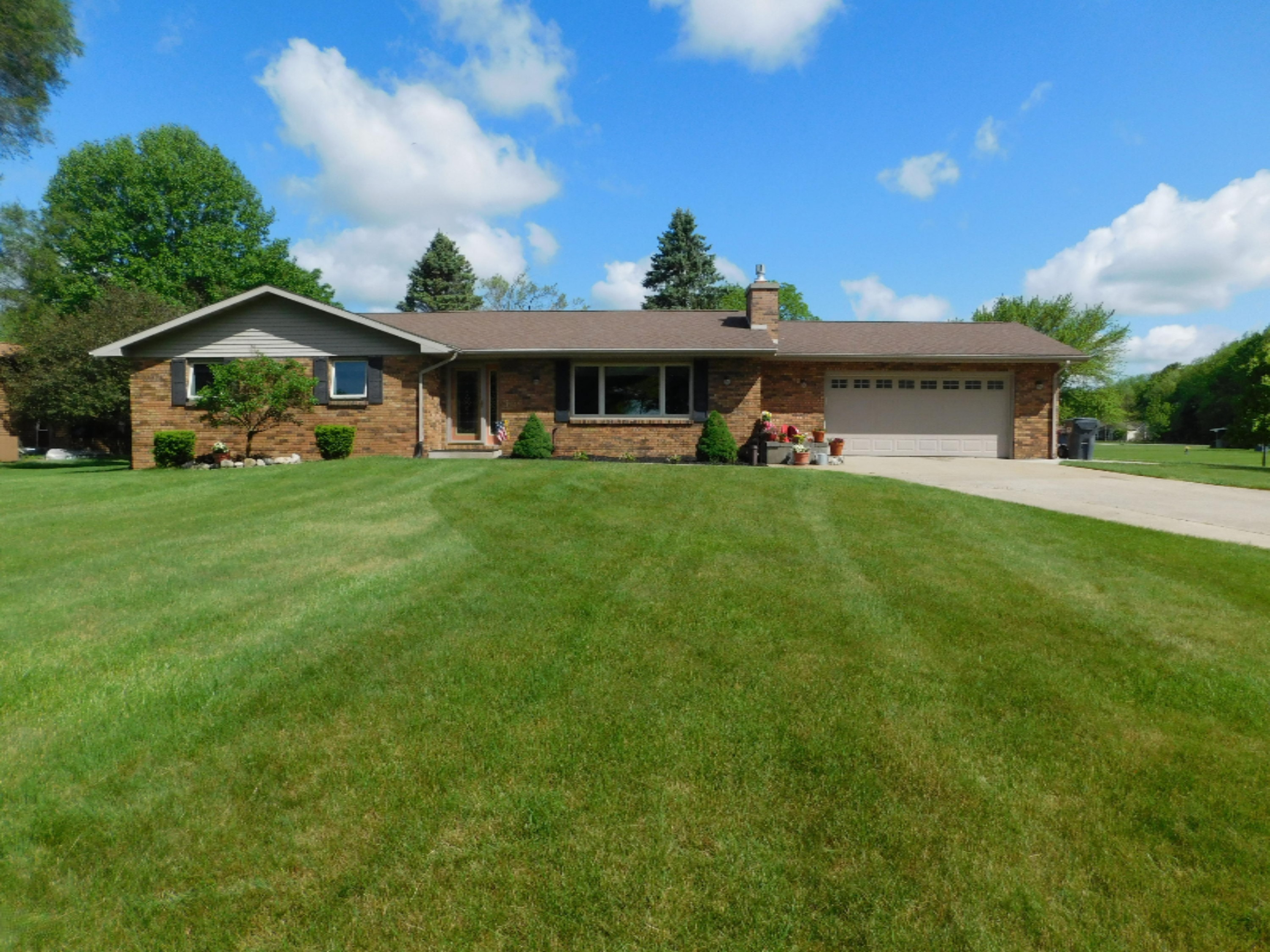 46156 Lakeview Drive Decatur, MI 49045 - Photo 1 of 32 DSCN1451