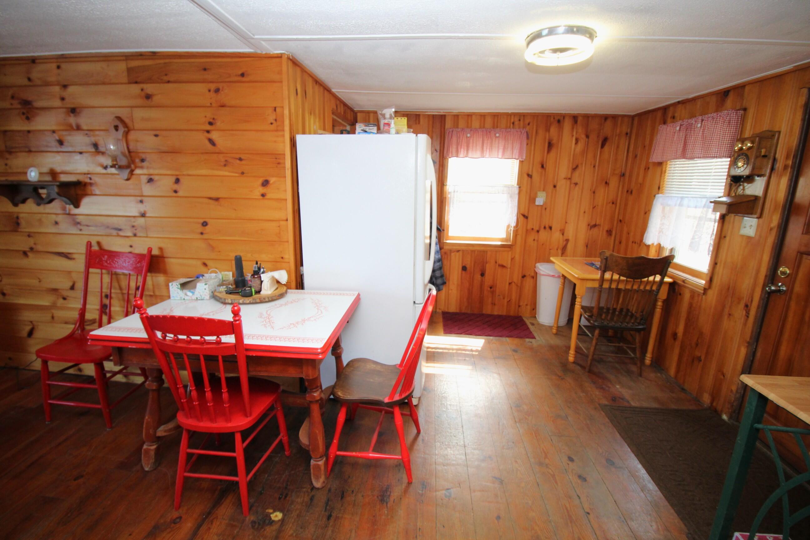 81 Shore Drive Sabattus, ME 04280 - Photo 17 of 63 16. Eat-In Kitchen
