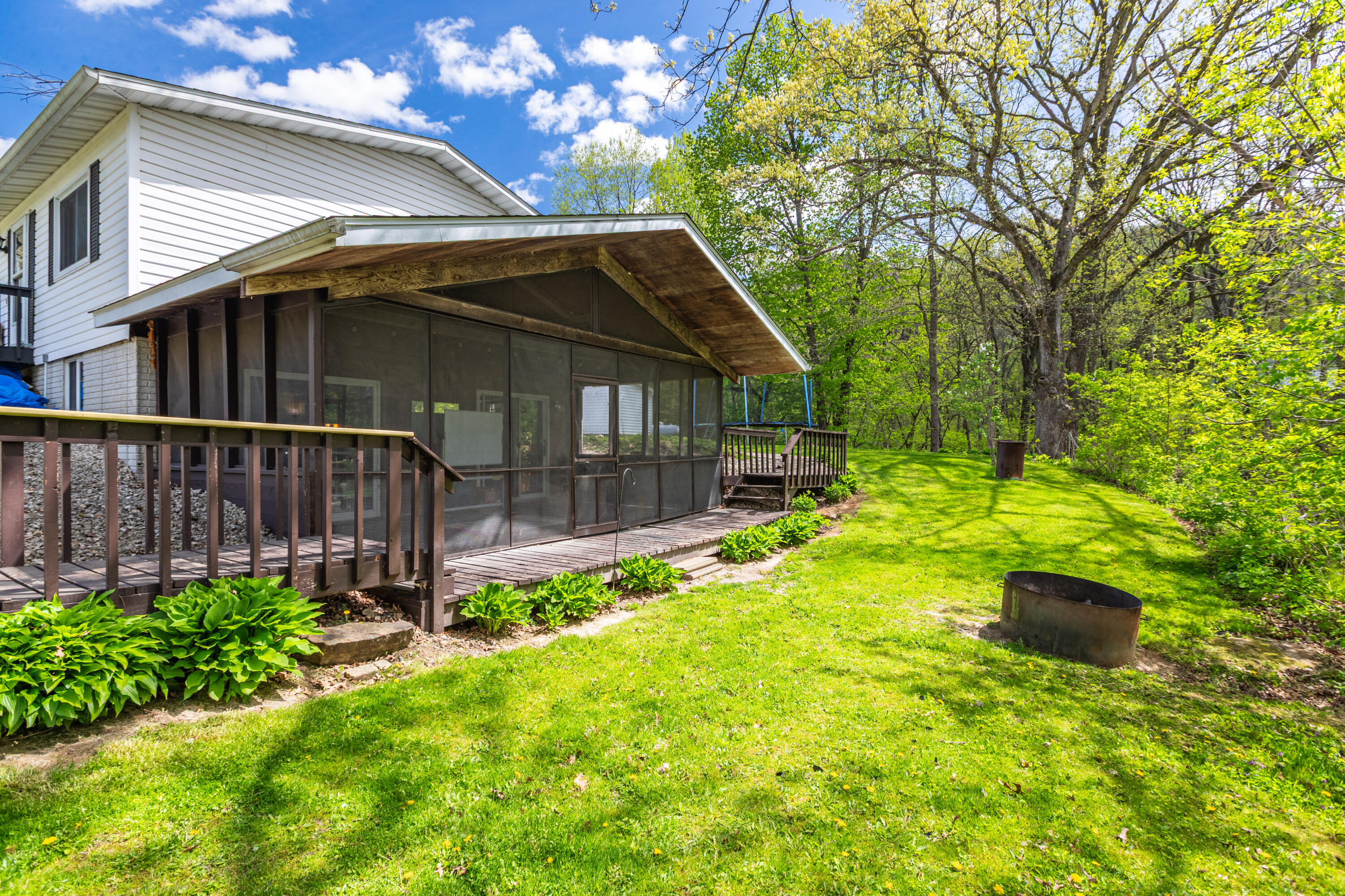 S3532 Chicken Valley Road Buffalo, WI 54629 - Photo 20 of 23 Backyard exterior