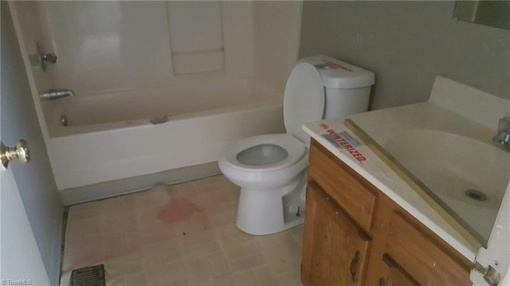 2943 Triangle Lake Road High Point, NC 27260 - Photo 13 of 16 Gallery Image 13