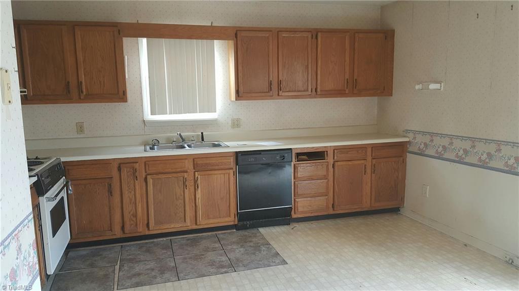 2943 Triangle Lake Road High Point, NC 27260 - Photo 8 of 16 Gallery Image 8