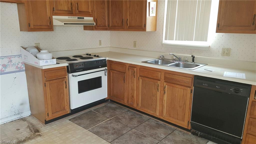 2943 Triangle Lake Road High Point, NC 27260 - Photo 9 of 16 Gallery Image 9