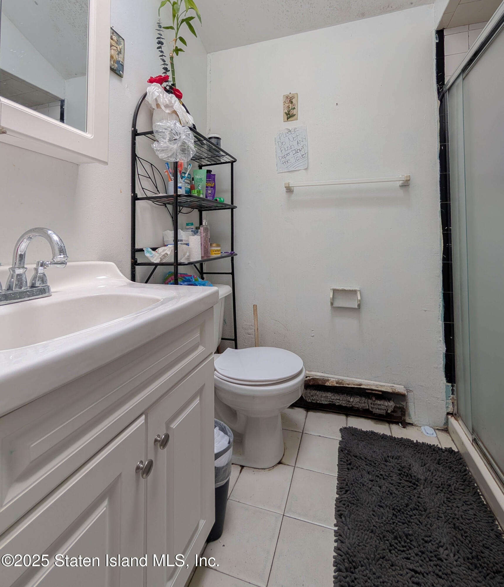 167 Harbor Road Staten Island, NY 10303 - Photo 5 of 10 PXL_20250817_190856813