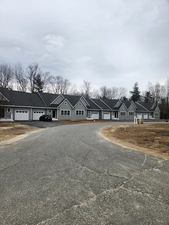 $3,800 | 32 Aspen Drive, Unit 32, Hampstead, NH 03826