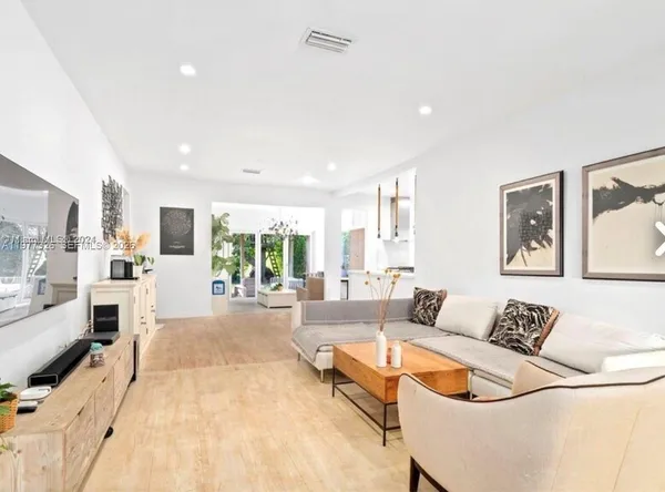 $14,000 | 5120 Cherokee Avenue, Miami Beach, FL 33140