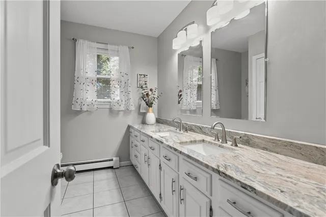 $4,100 | 20 Morrison Avenue, Middletown, RI 02842